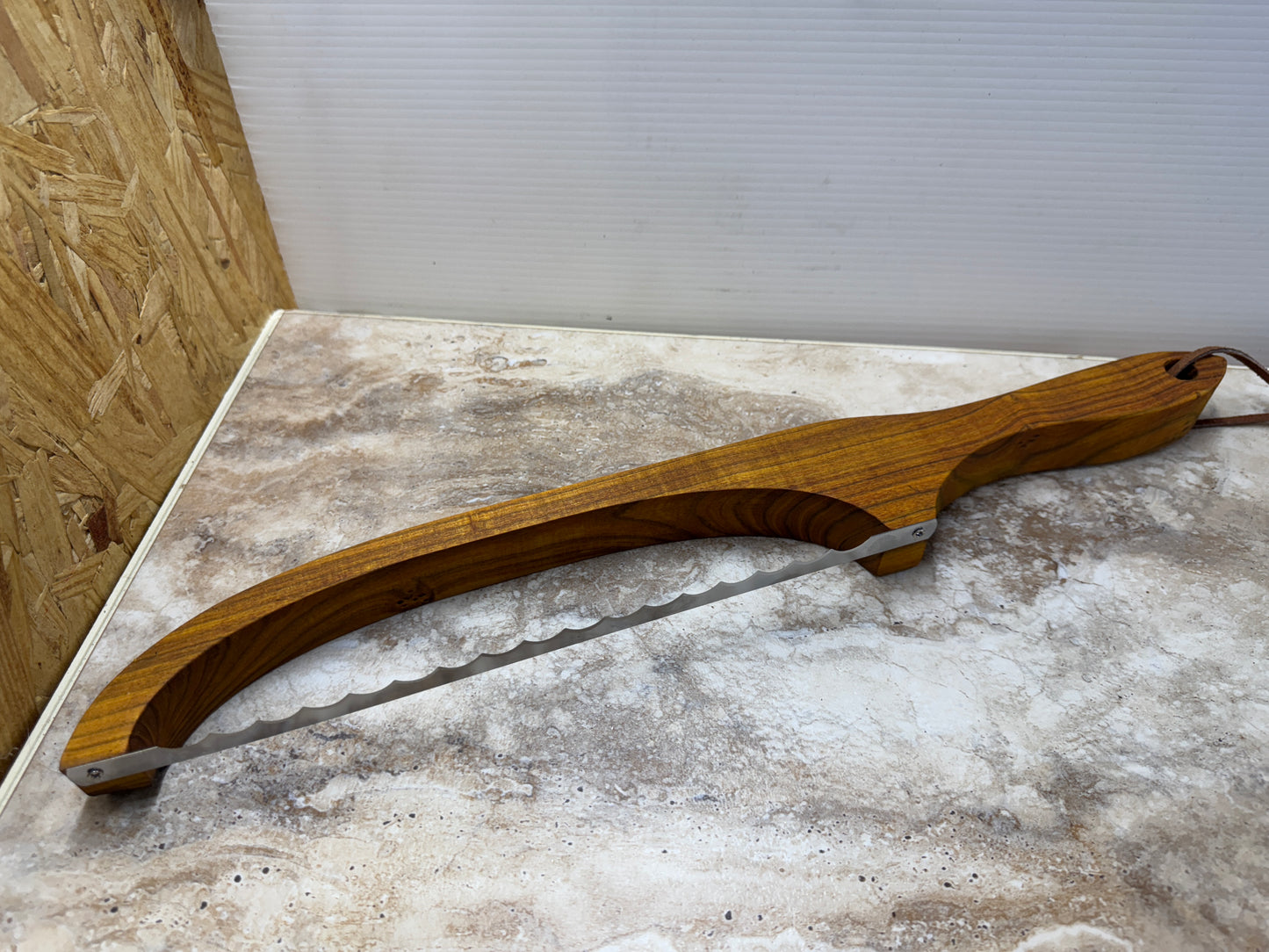 Mulberry Bread Bow Knofe